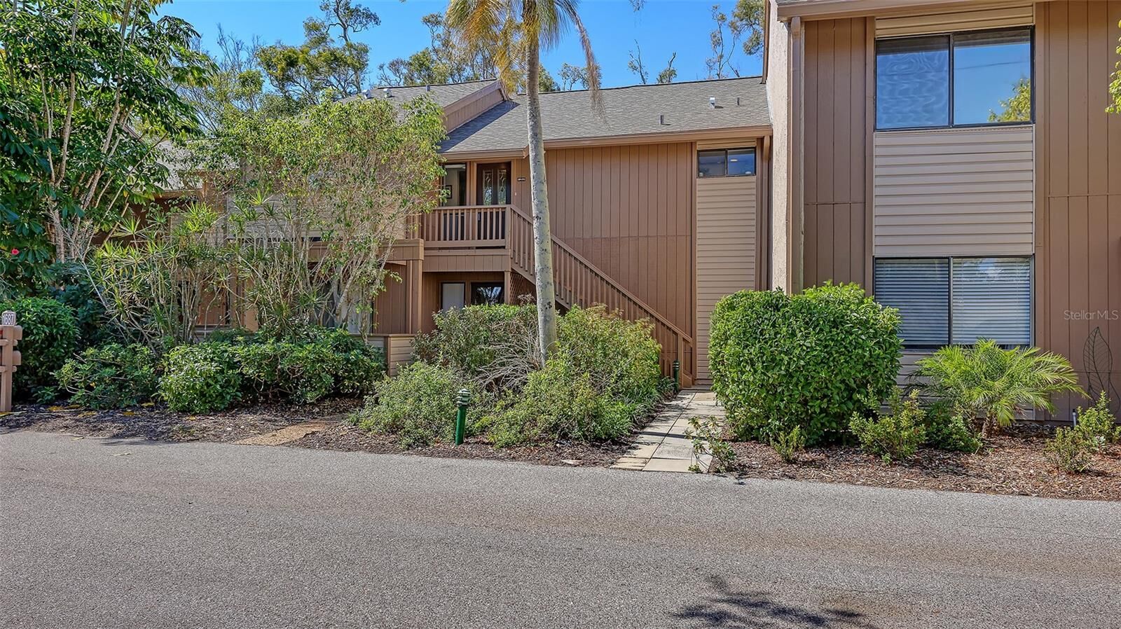 Property Photo: 1687 Brookhouse Circle 219 FL 34231