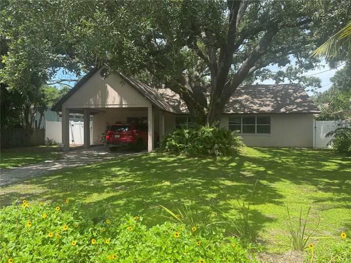 Property Photo: 4319 S Cameron Avenue FL 33611