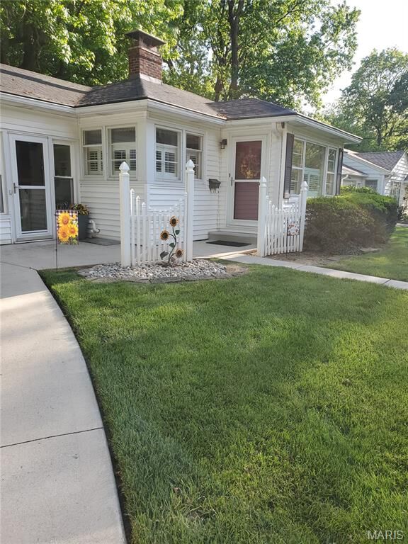 Property Photo:  1012 Minnesota Street  IL 62025 