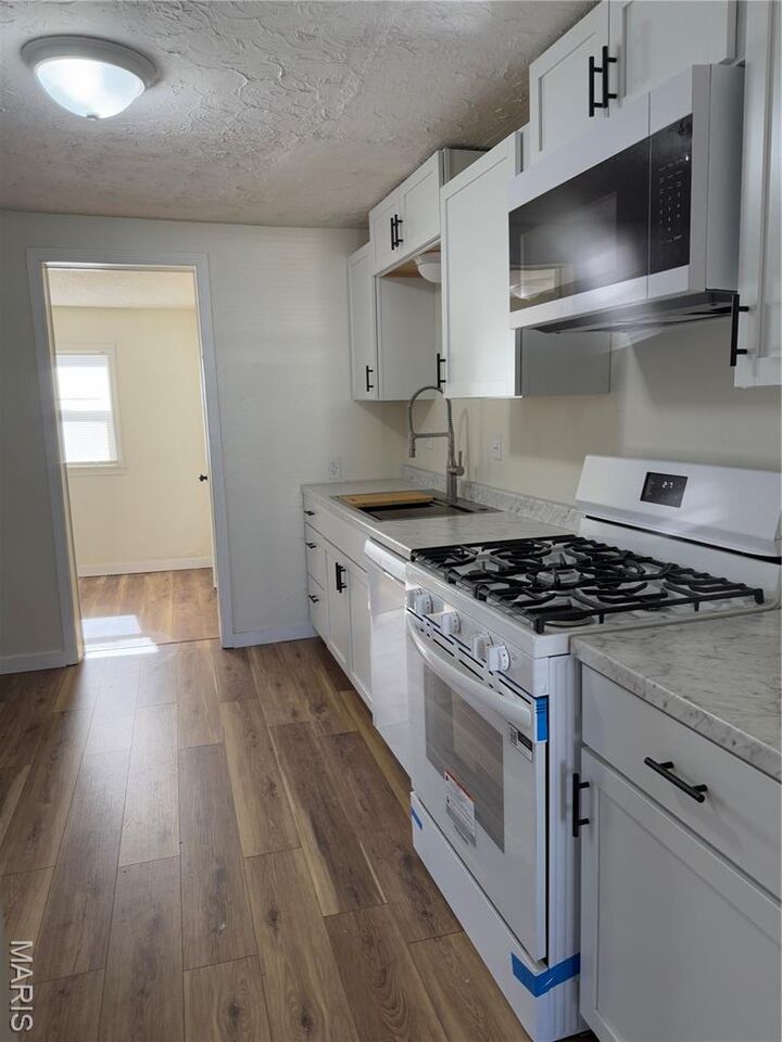 Property Photo:  487 Taylor Street  MO 65536 