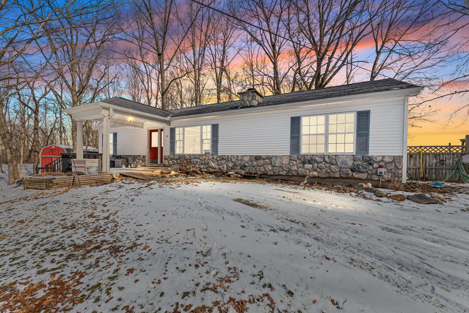 Property Photo: 519 Crest Lane MI 49250