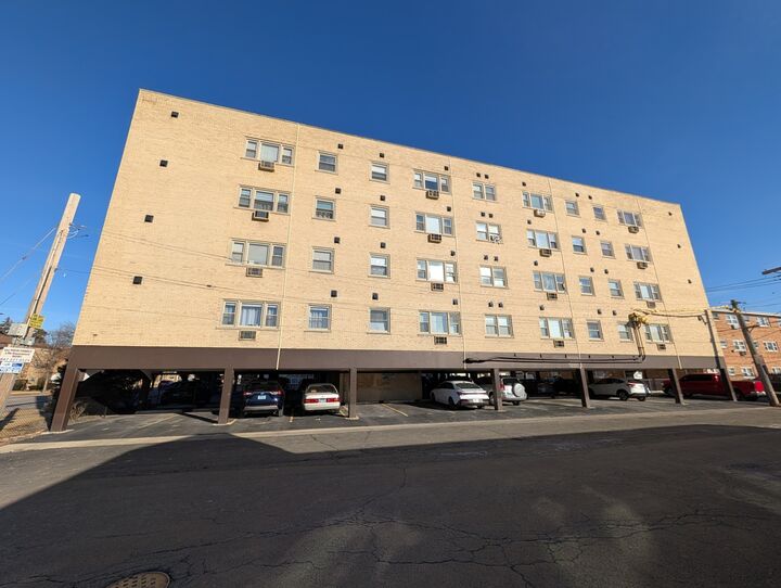 Property Photo: 8245 W Belmont Avenue 4L IL 60171