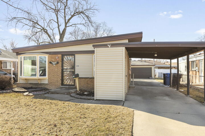 Property Photo:  8400 S Knox Avenue  IL 60652 
