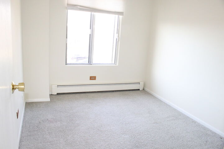 Property Photo:  2 Timber Lane 17  IL 60061 