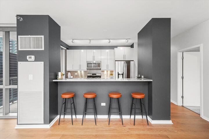 Property Photo:  125 S Green Street 806A  IL 60607 