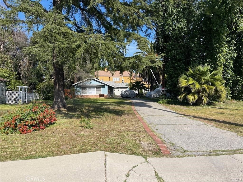 Property Photo:  13021 Magnolia  CA 91423 