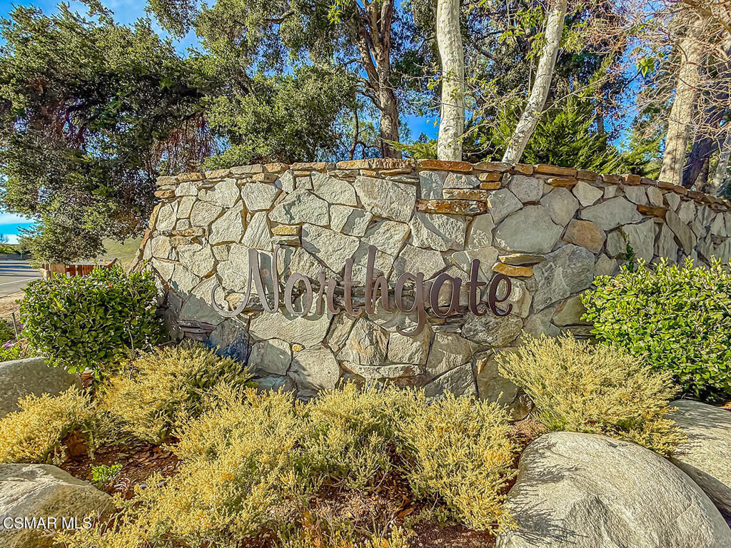 Property Photo:  655 Arroyo Oaks Drive  CA 91362 