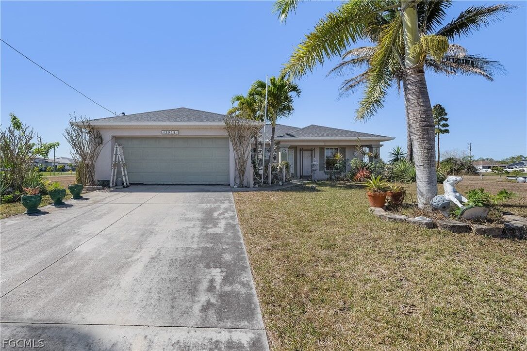 Property Photo: 3928 NW 41st Place FL 33993