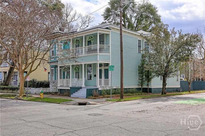 Property Photo: 501 E Bolton Street GA 31401