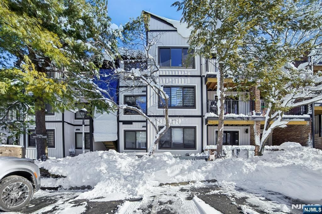 Property Photo:  1491 John Street 10  NJ 07024 