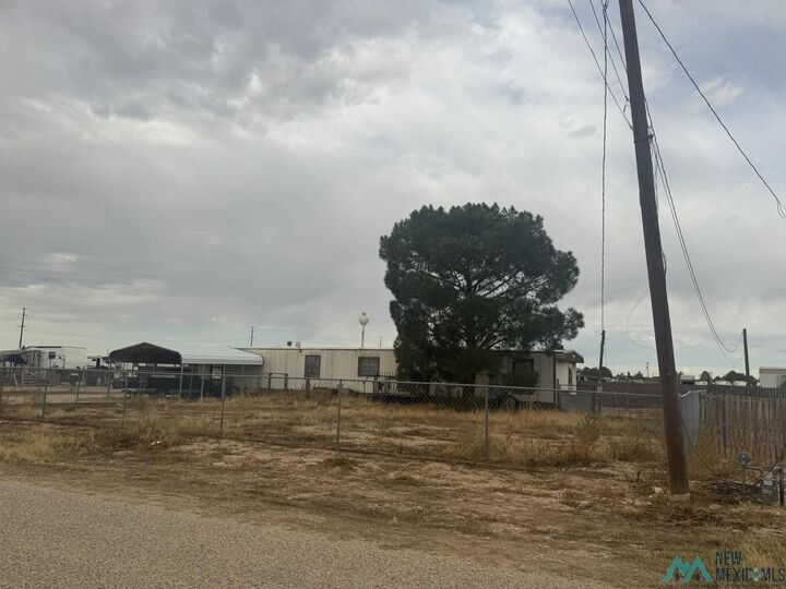 Property Photo:  5609 &Amp 5611 Sioux Road  NM 88220 