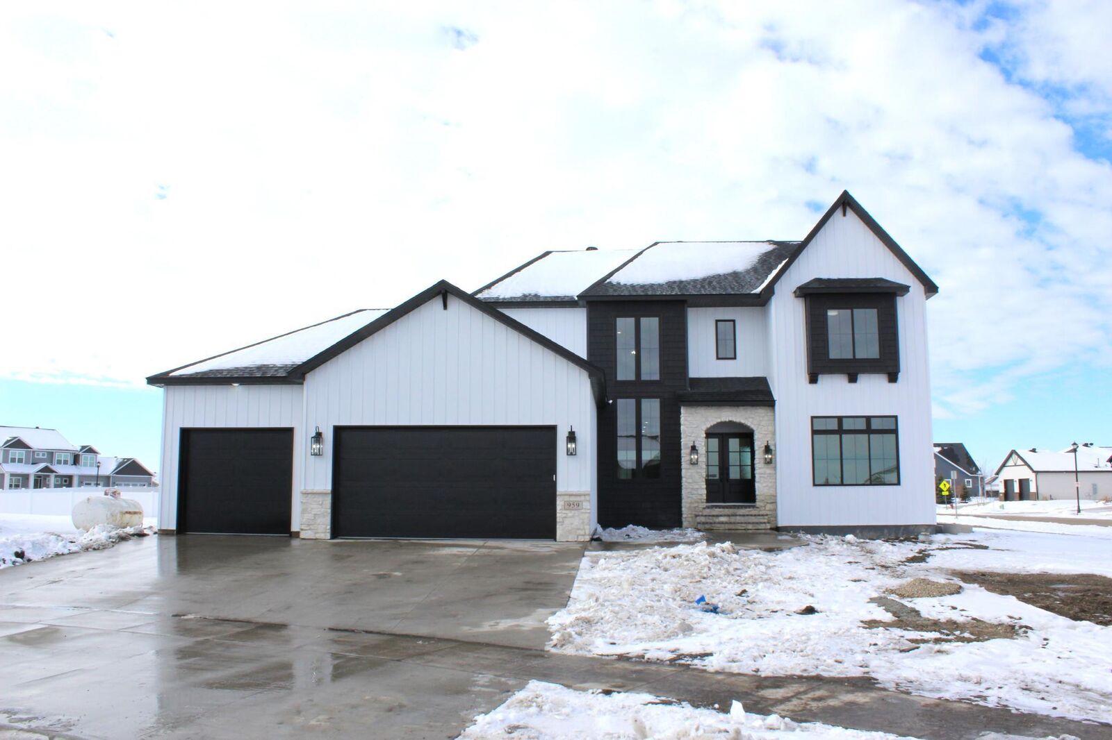 Property Photo: 959 50th Avenue W ND 58078