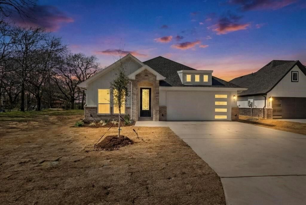 Property Photo: 101 Boone Street TX 75117