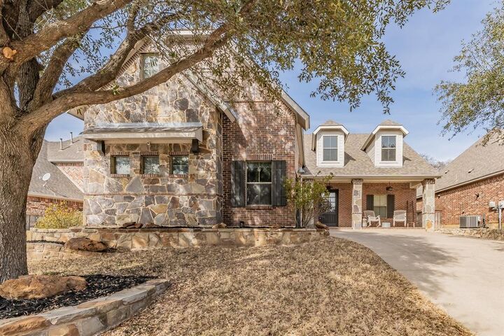 Property Photo:  209 Thistle Ridge  TX 76210 