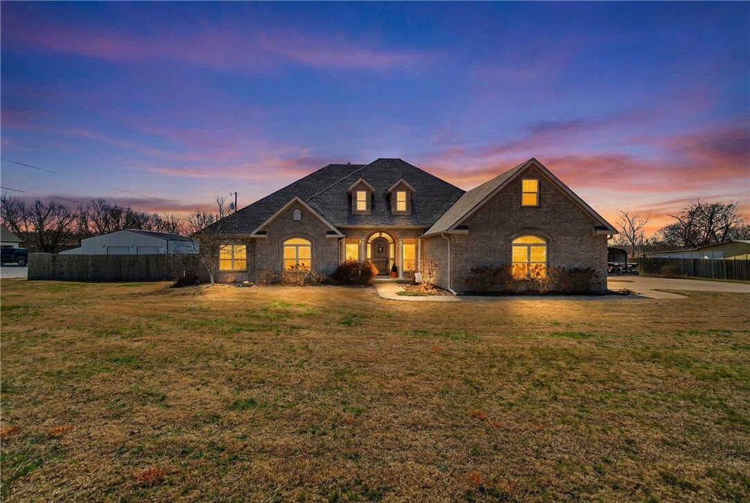 Property Photo:  1701 Elm Springs Road  AR 72762 