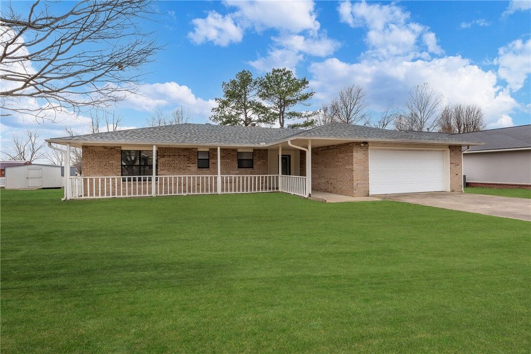 Property Photo:  1322 W Lela Street  AR 72758 