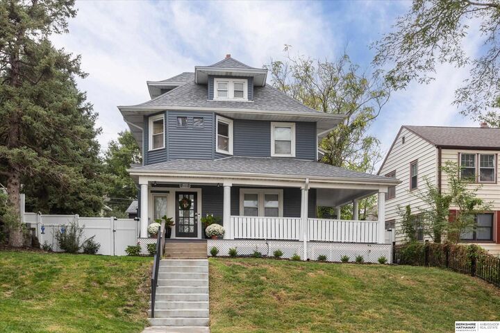 Property Photo:  4624 Farnam Street  NE 68132 