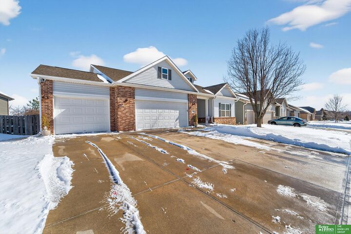 Property Photo:  5525 N 150 Street  NE 68116 