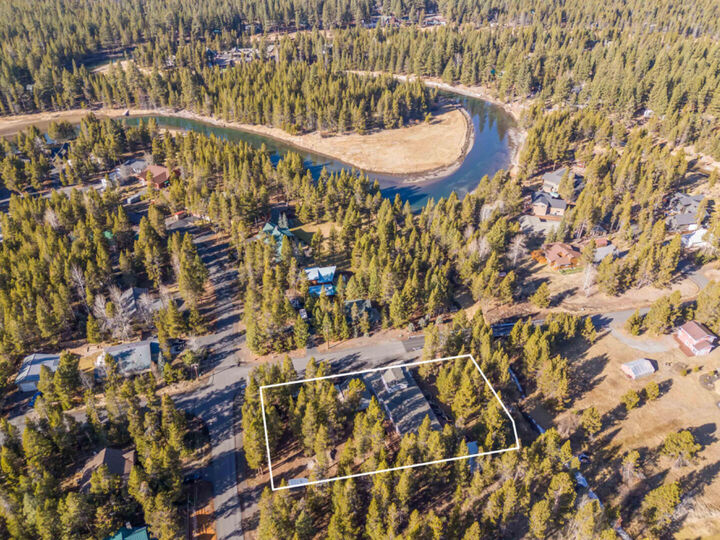 Property Photo:  17157 Wood Duck Court  OR 97707 