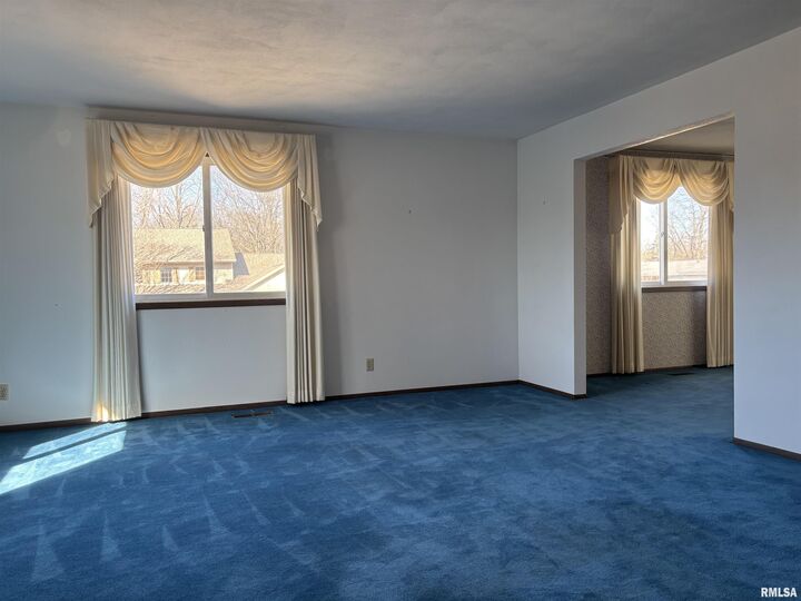 Property Photo:  1726 W Grandridge Drive  IL 61525 