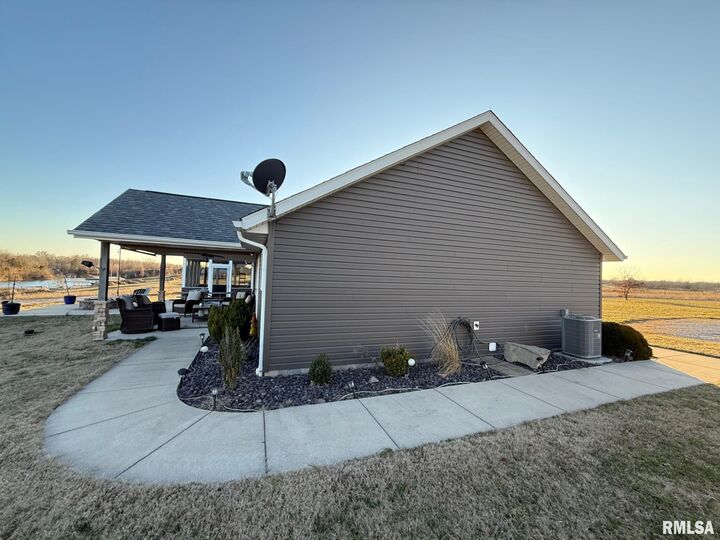 Property Photo:  75 Bedrock Ridge B  IL 62932 