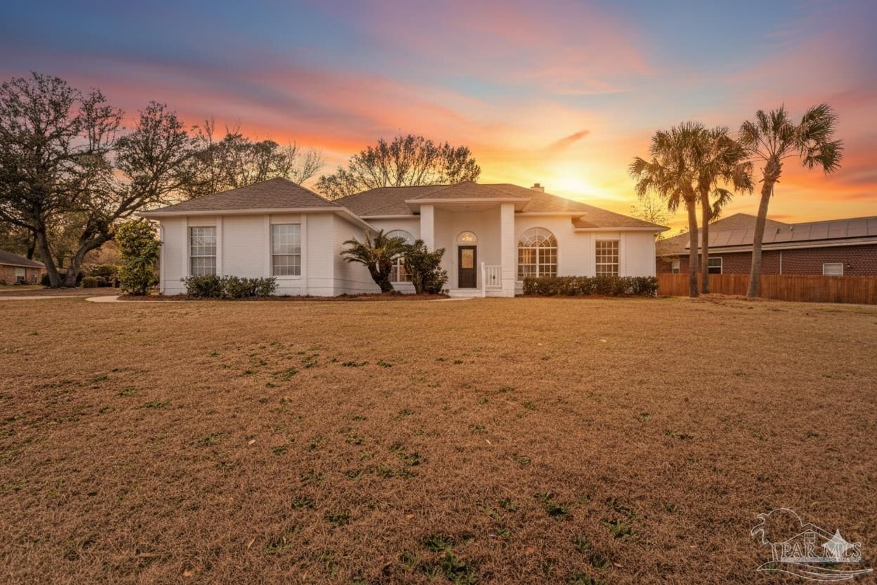 Property Photo:  2409 Sweetheart Ln  FL 32526 