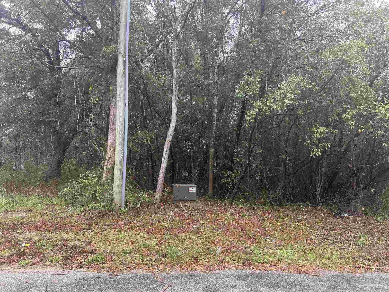 Property Photo:  8600 Handicare St  FL 32514 