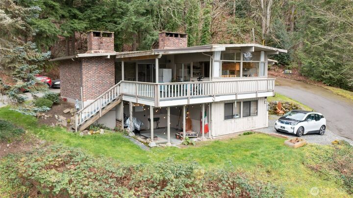 Property Photo: 2232 E Lake Sammamish Parkway NE WA 98074