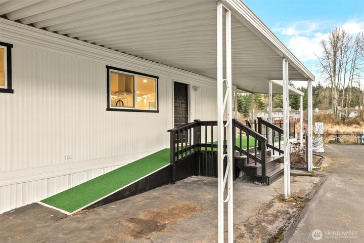 Property Photo:  7031 NE 175th Street #53  WA 98028 