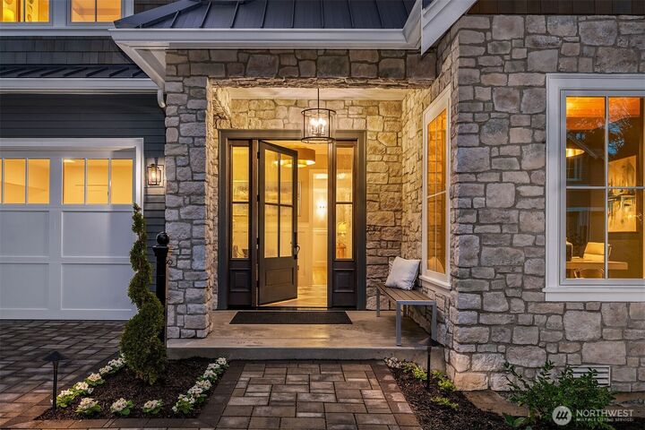 Property Photo:  10911 SE 26th Street  WA 98004 