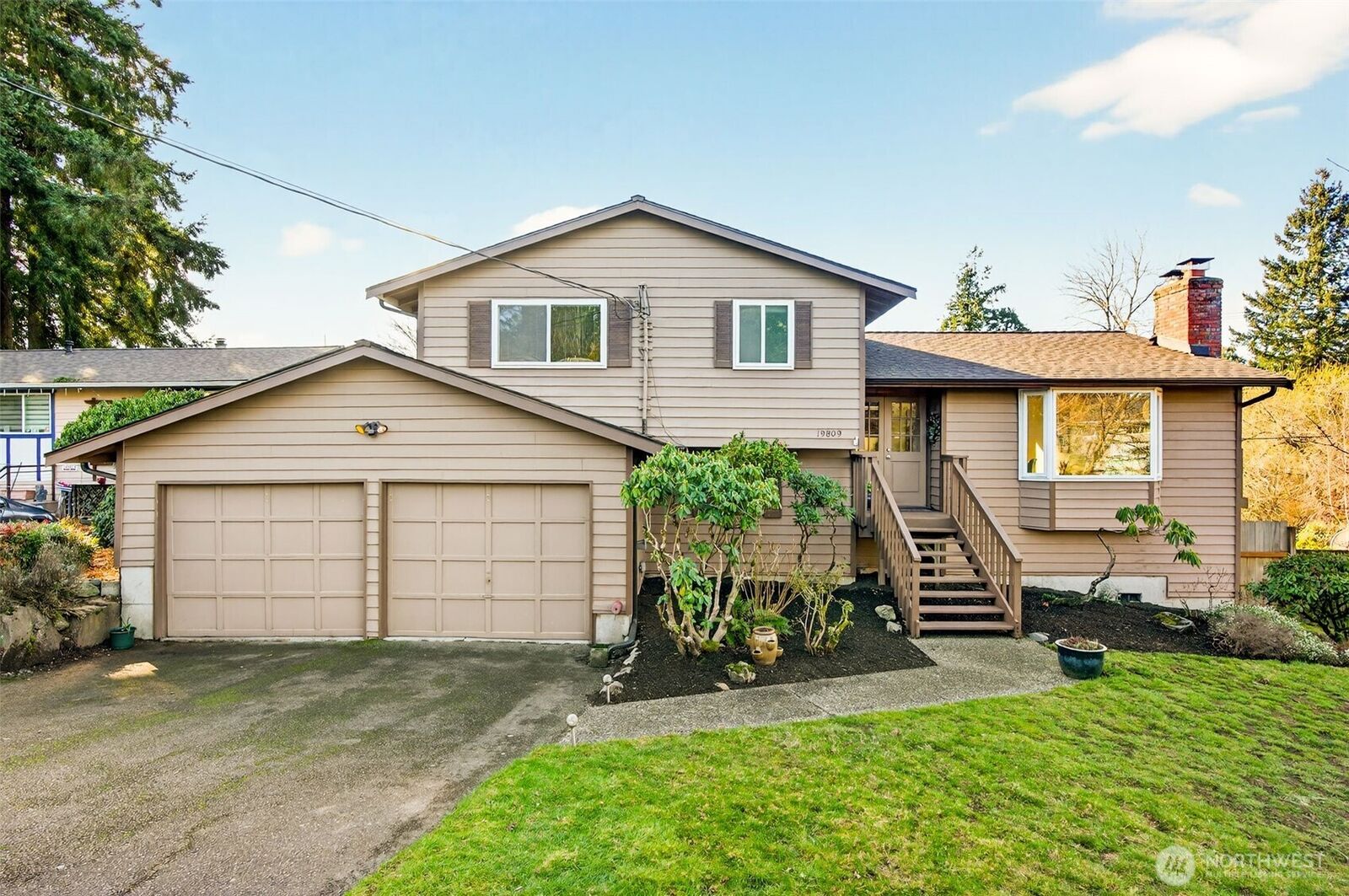 Property Photo:  19809  Ashworth Avenue N  WA 98133 
