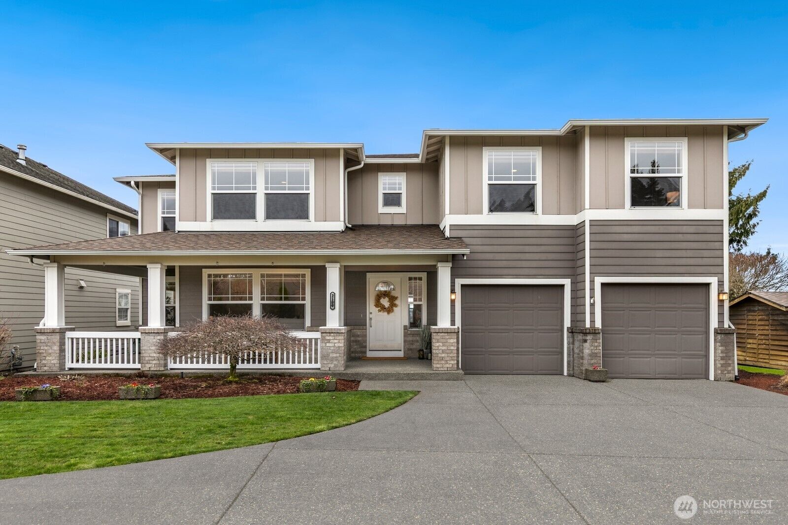 Property Photo:  2100 SE 2nd Place  WA 98056 