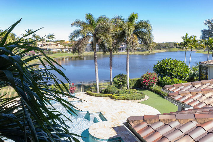 Property Photo:  9253 Este Lago Drive  FL 33496 