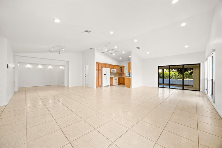 Property Photo:  6825 Allegre Court  FL 33433 