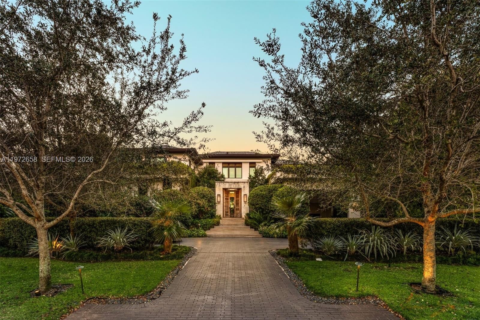 Property Photo: 6850 Sunrise Ct FL 33133