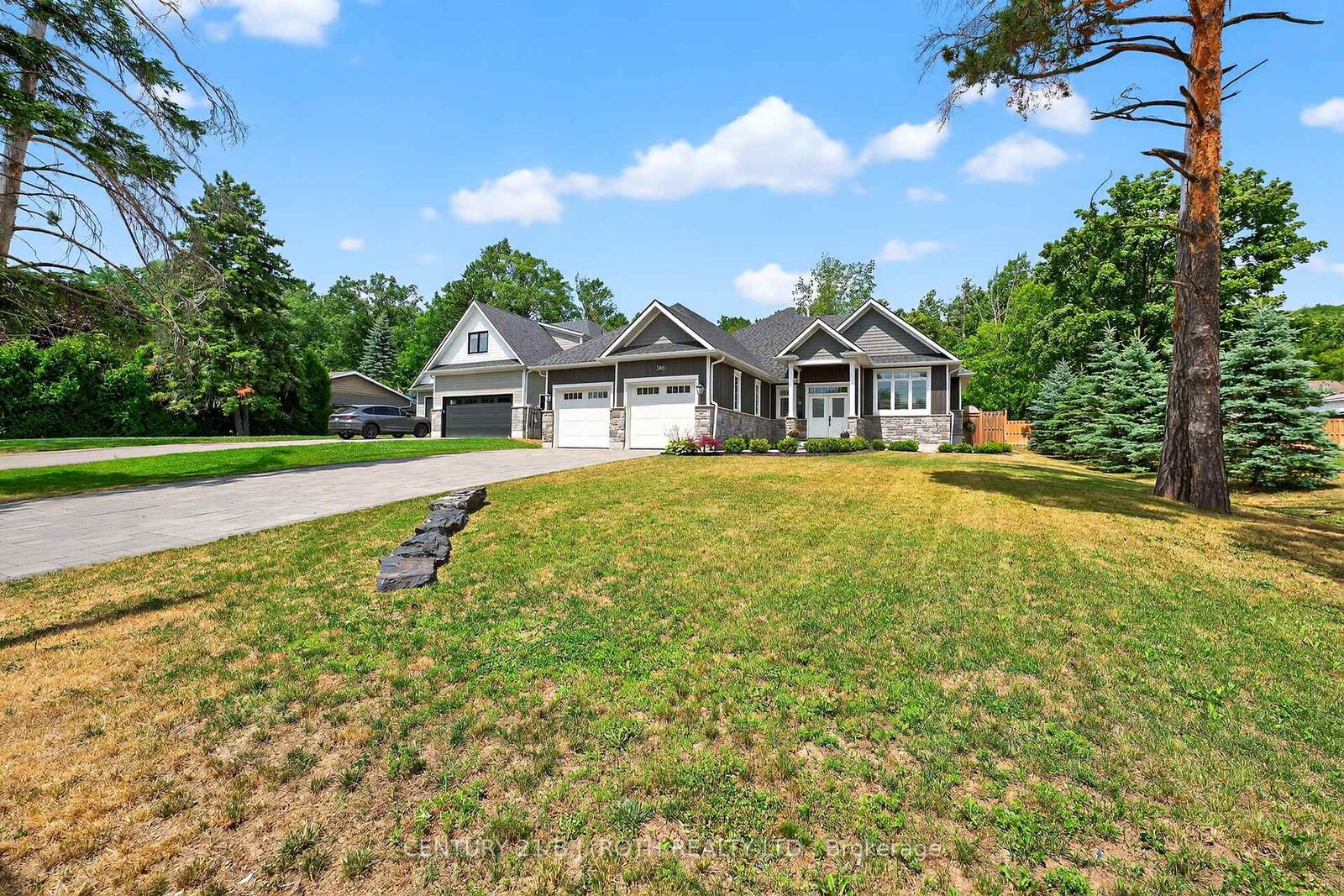Property Photo: 300 Shanty Bay Road ON L4M 1E6