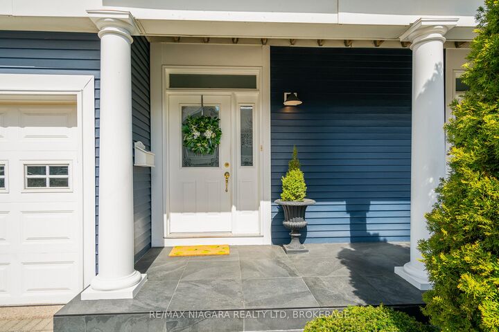 Property Photo: 88 Lakeport Road 4 ON L2N 4P8