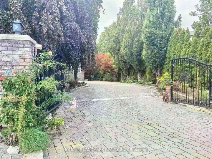 Property Photo: 42 Maryvale Crescent ON L4C 6P8