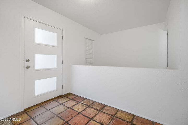 Property Photo: 2044 S Don Carlos -- 7 AZ 85202