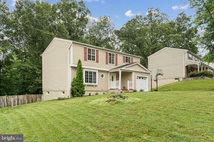 Property Photo: 16041 Macedonia Drive VA 22191