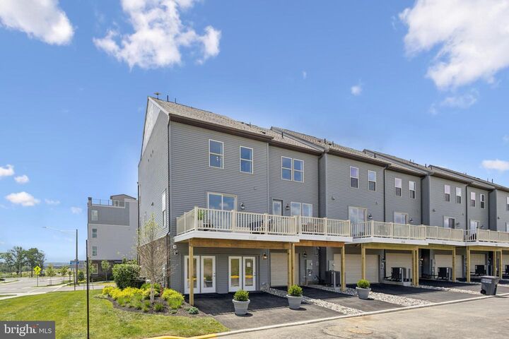 Property Photo: 11230 Einstein Street VA 20109