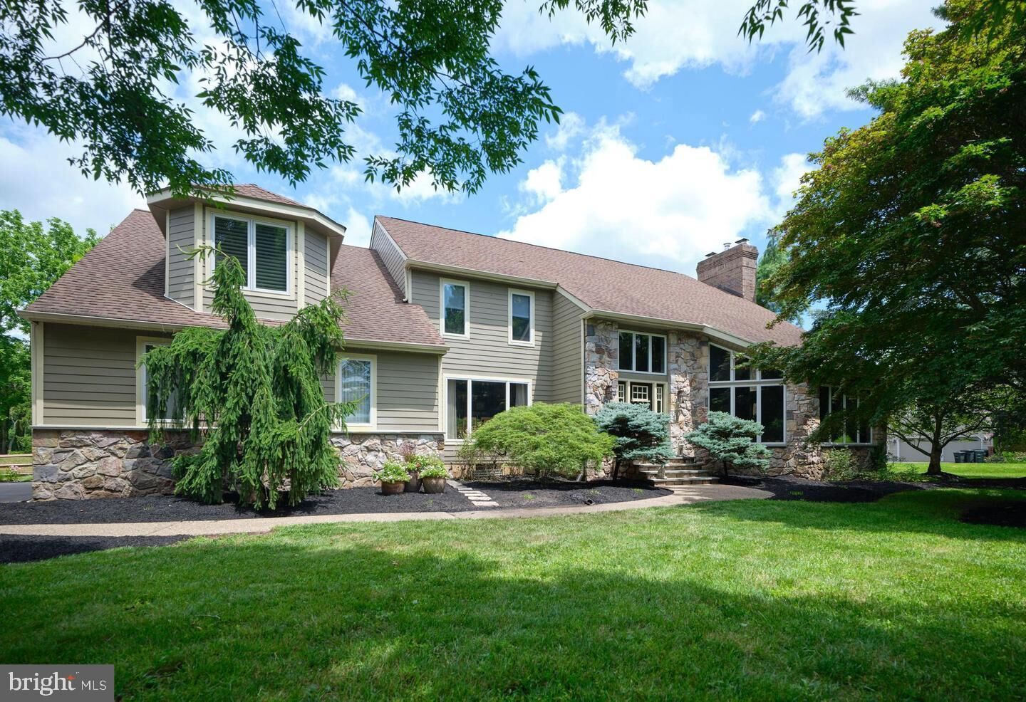 Property Photo: 9 Skyview Drive PA 18974