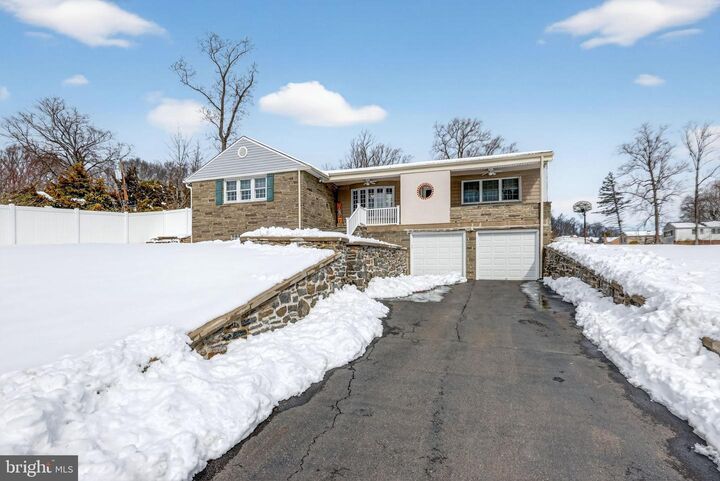 Property Photo: 3206 Manor Road PA 19006