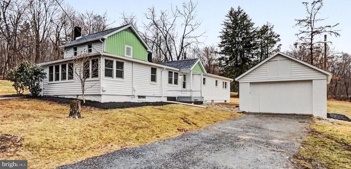 Property Photo:  229 Hill Street  PA 17065 