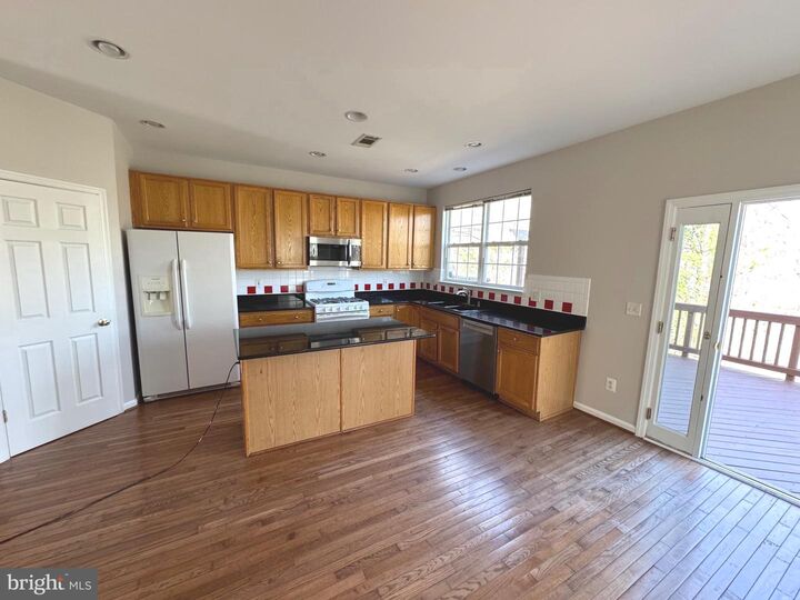 Property Photo: 4395 Torrence Place VA 22193