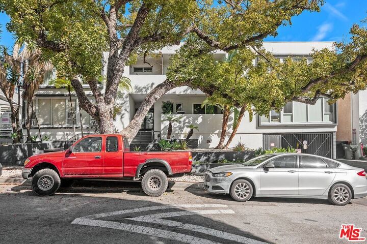 Property Photo:  1328 Havenhurst Dr  CA 90046 