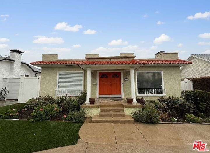 Property Photo:  506 N Arden Blvd  CA 90004 