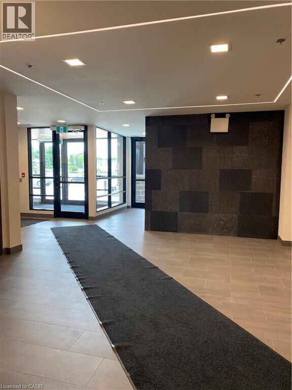 Photo de la propriété: 247 Northfield Drive East 212 ON N2K 0H1