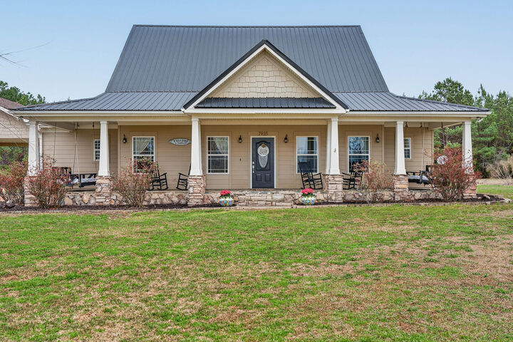 Property Photo:  7935 Peacock Road  FL 32531 