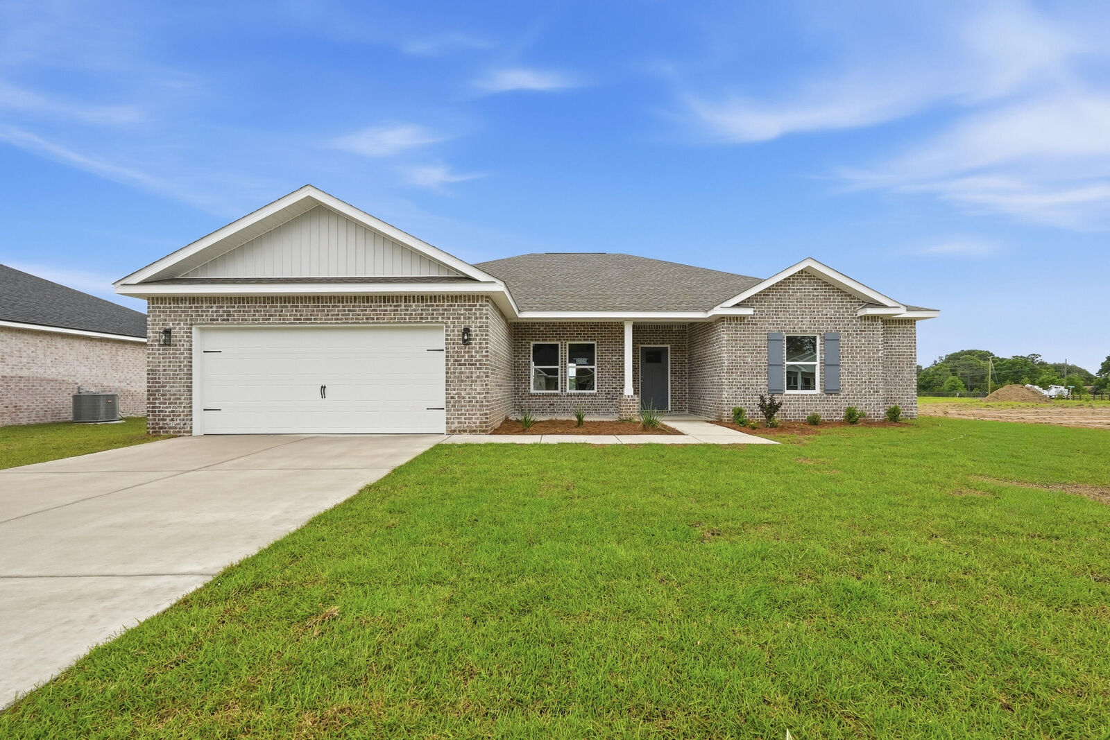 Property Photo: 6105 Mildred's Way FL 32539